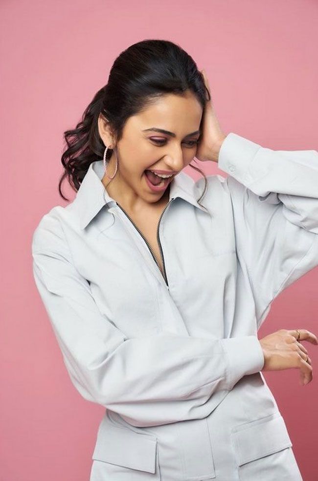 രാകുൽ പ്രീതിന്റെ സ്റ്റൈലിഷ് ലുക്ക്, വൈറലായി പുതിയ ഫോട്ടോകൾ