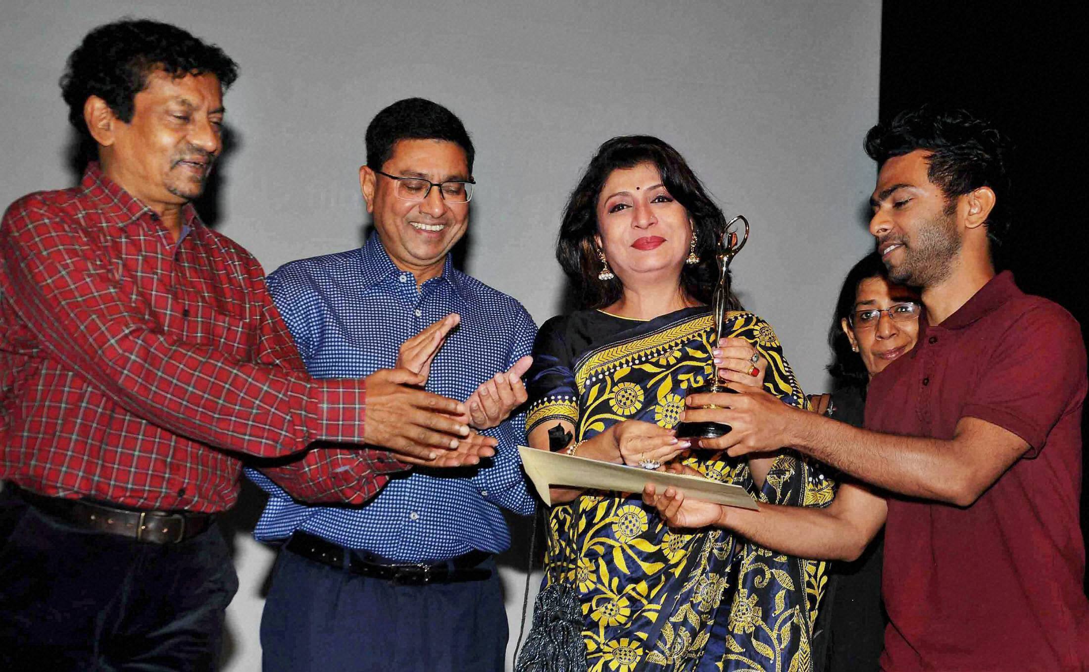 দেবশ্রী রায়ের বিভিন্ন মুহূর্তের ছবি