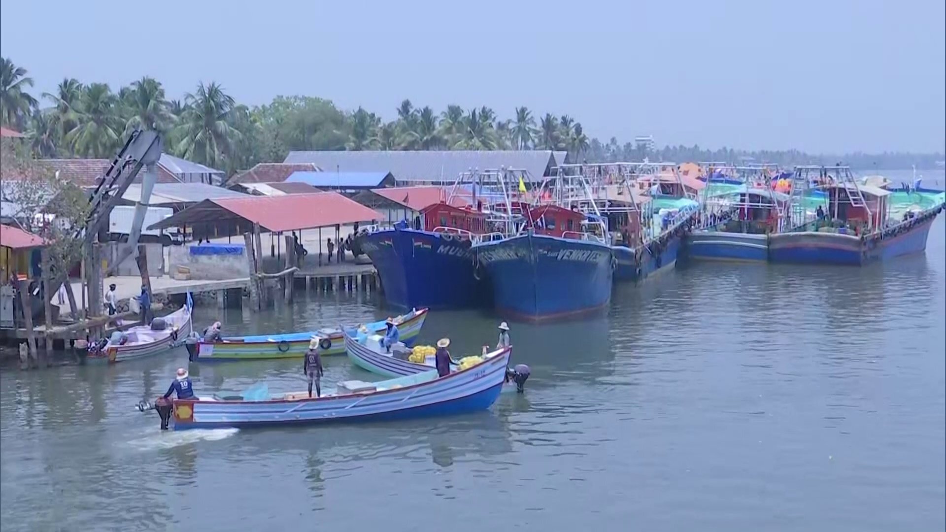 മത്സ്യത്തൊഴിലാളികൾക്ക് ഇത് വറുതിക്കാലം, ചിത്രങ്ങൾ കാണാം