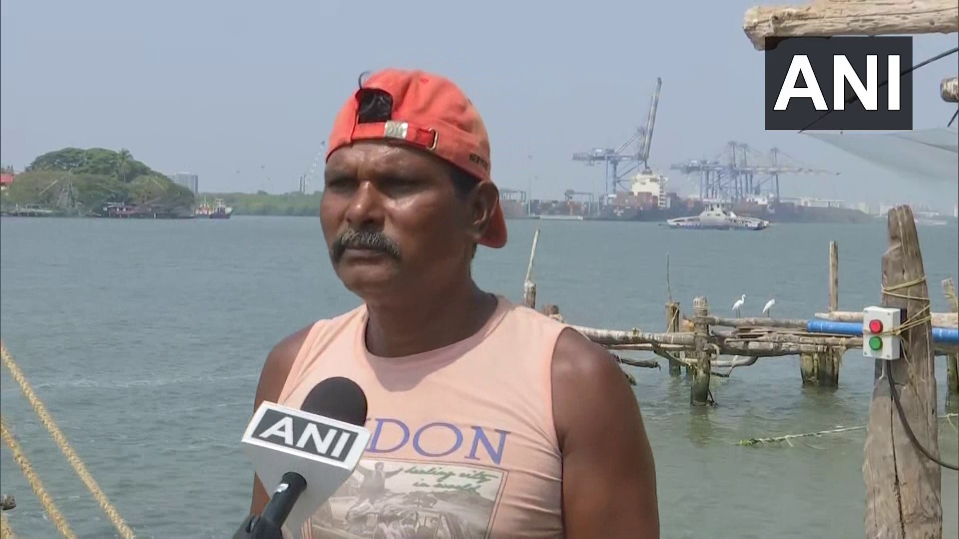 മത്സ്യത്തൊഴിലാളികൾക്ക് ഇത് വറുതിക്കാലം, ചിത്രങ്ങൾ കാണാം