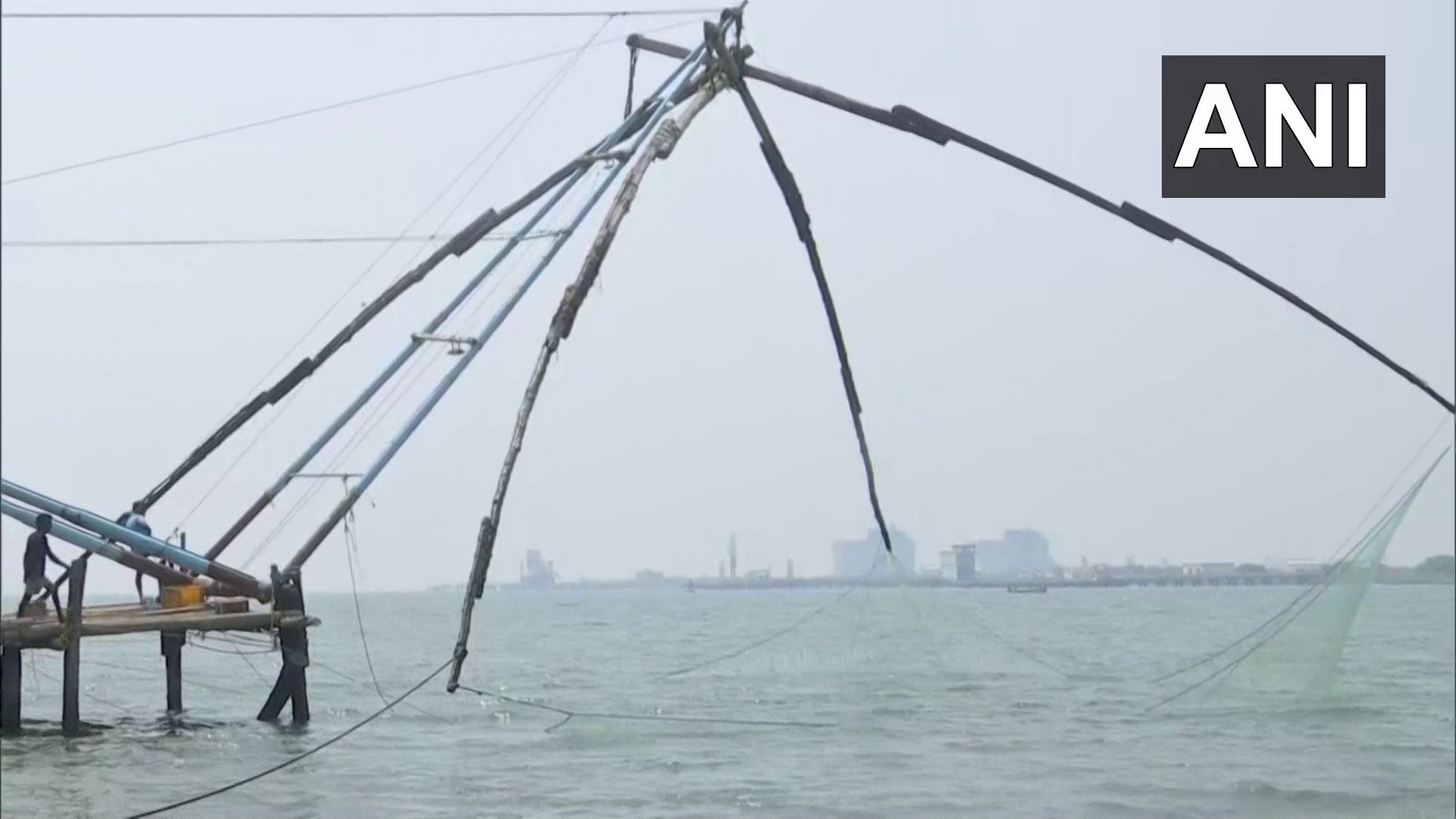 മത്സ്യത്തൊഴിലാളികൾക്ക് ഇത് വറുതിക്കാലം, ചിത്രങ്ങൾ കാണാം