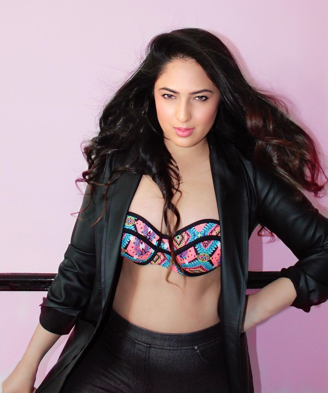 നികേഷ പട്ടേലിന്റെ ലേറ്റസ്റ്റ് ചിത്രങ്ങൾ കാണാം