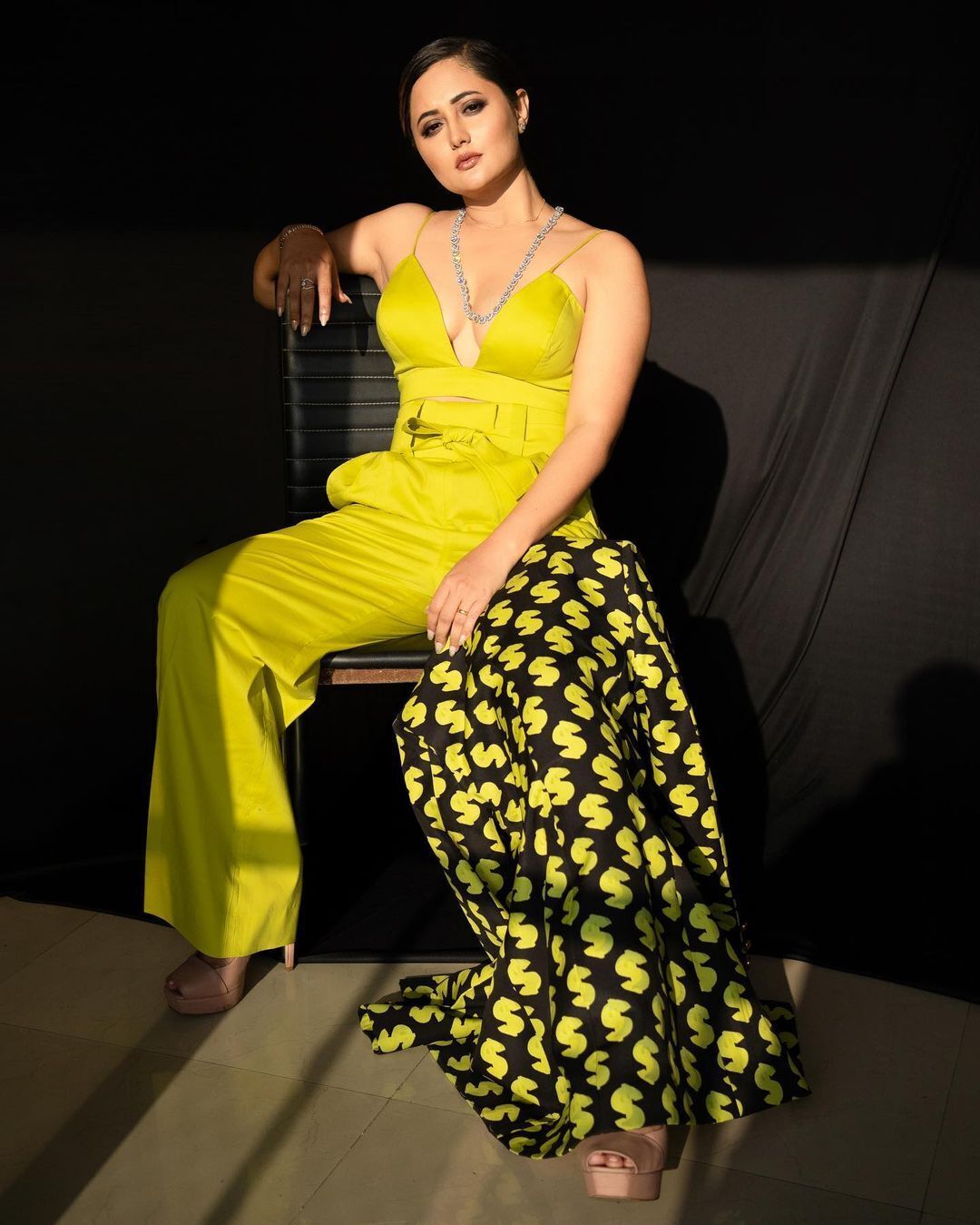 ഹോട്ടായി റഷാമി ദേശായി, ചിത്രങ്ങൾ കാണാം