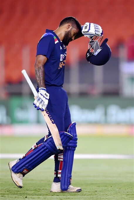 തിരിച്ചടിച്ച് ഇന്ത്യ ഒപ്പമെത്തി, ഇനി ഫൈനല്‍; ഇന്ത്യ-ഇംഗ്ലണ്ട് നാലാം ടി20 ചിത്രങ്ങള്‍ കാണാം