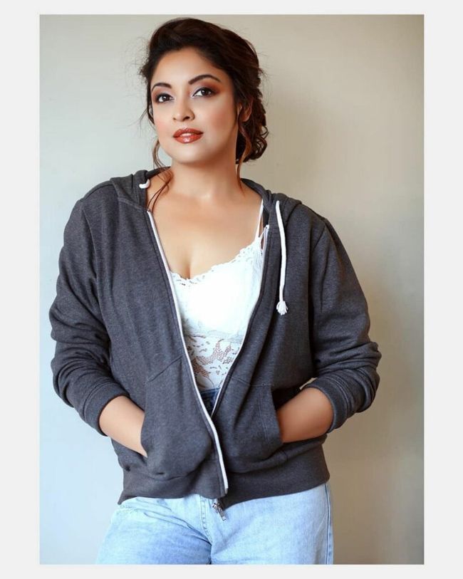 18 മാസം 18 കിലോ... ഭാരം കുറച്ച് തനുശ്രീ ദത്ത; ചിത്രങ്ങൾ കാണാം