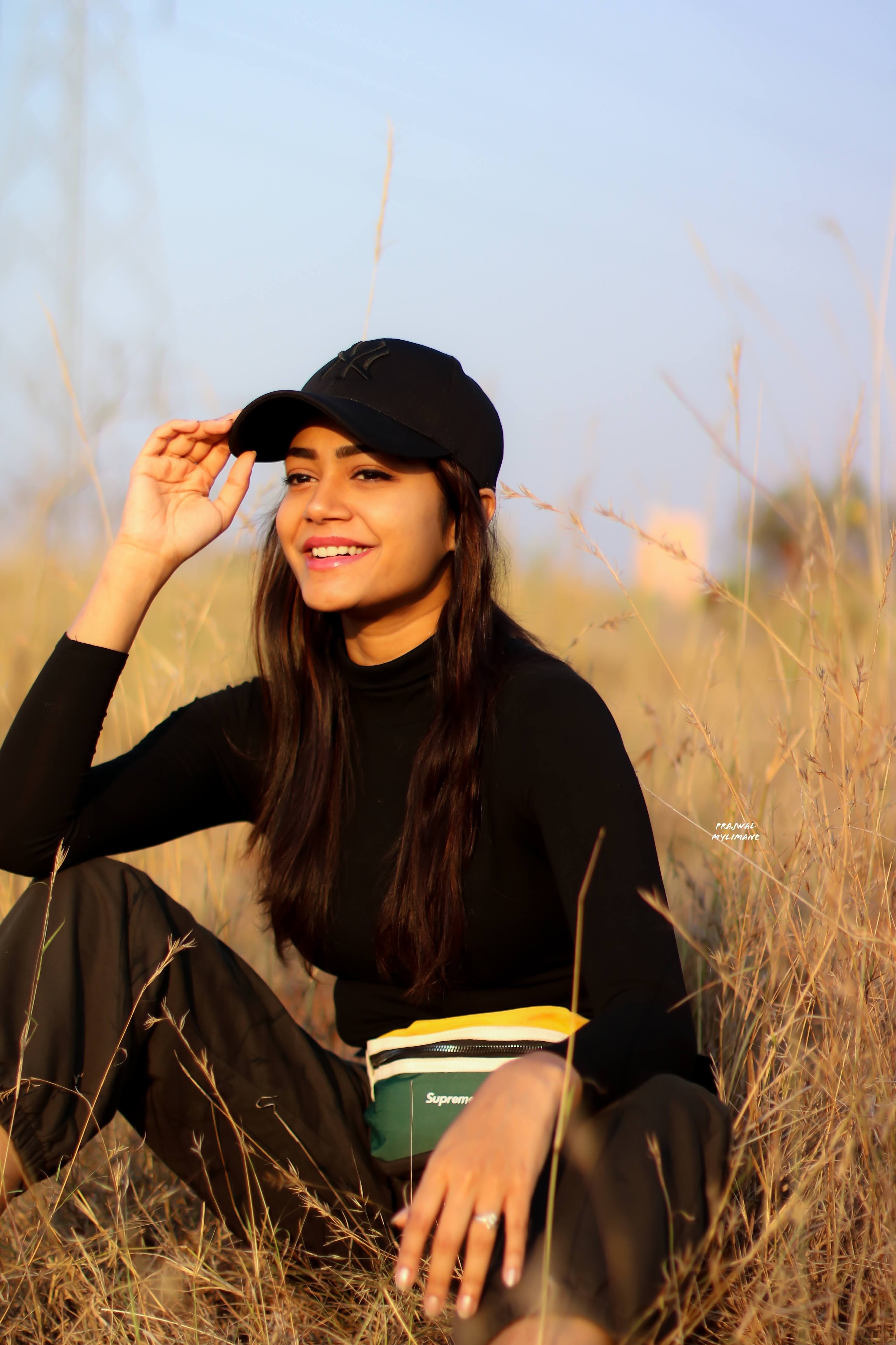 ആരാധകരെ ഞെട്ടിച്ച് കന്നഡ സുന്ദരി പായല്‍ രാധാകൃഷ്ണ; ഗ്ലാമര്‍ ചിത്രങ്ങള്‍ വൈറല്‍