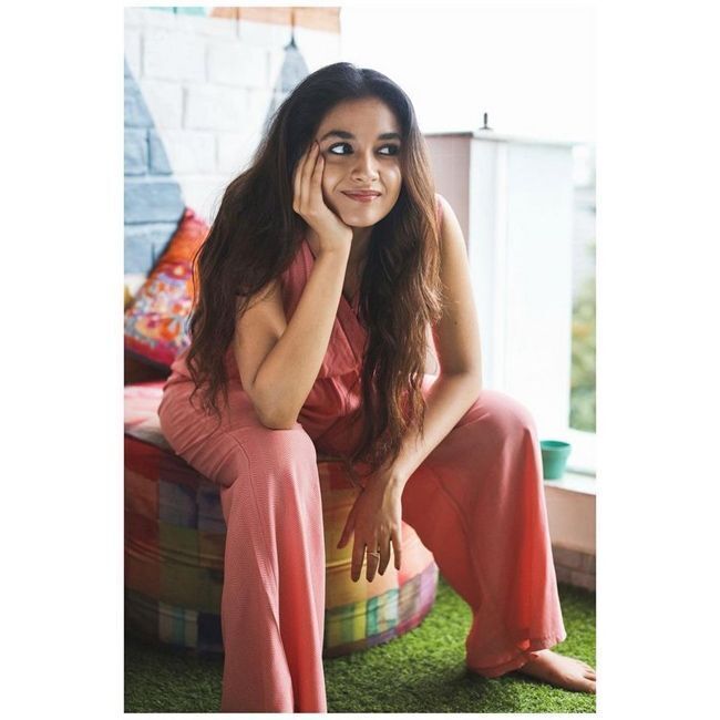 തനി നാടന്‍ പെണ്‍കൊടിയായി നടി കീര്‍ത്തി സുരേഷ്: ചിത്രങ്ങള്‍ കാണാം