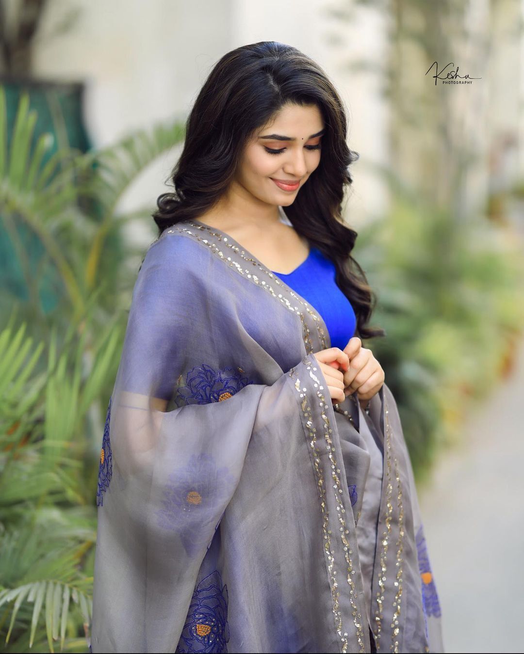 സിംപിൾ ലുക്കിൽ കൃതി ഷെട്ടി- ചിത്രങ്ങൾ കാണാം