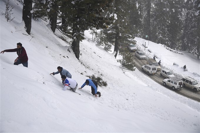 Snowfall In Jammu and Kashmir And Leh