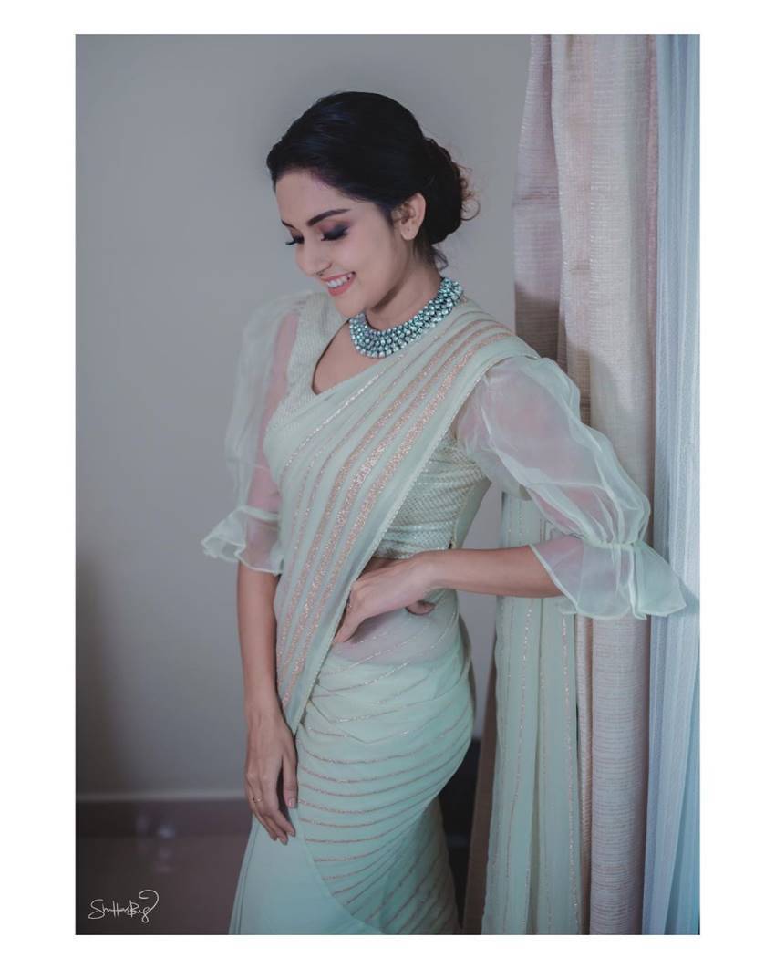 ക്യൂട്ടായി മഹിമ നമ്പ്യാര്‍: ഏറ്റവും പുതിയ ചിത്രങ്ങള്‍