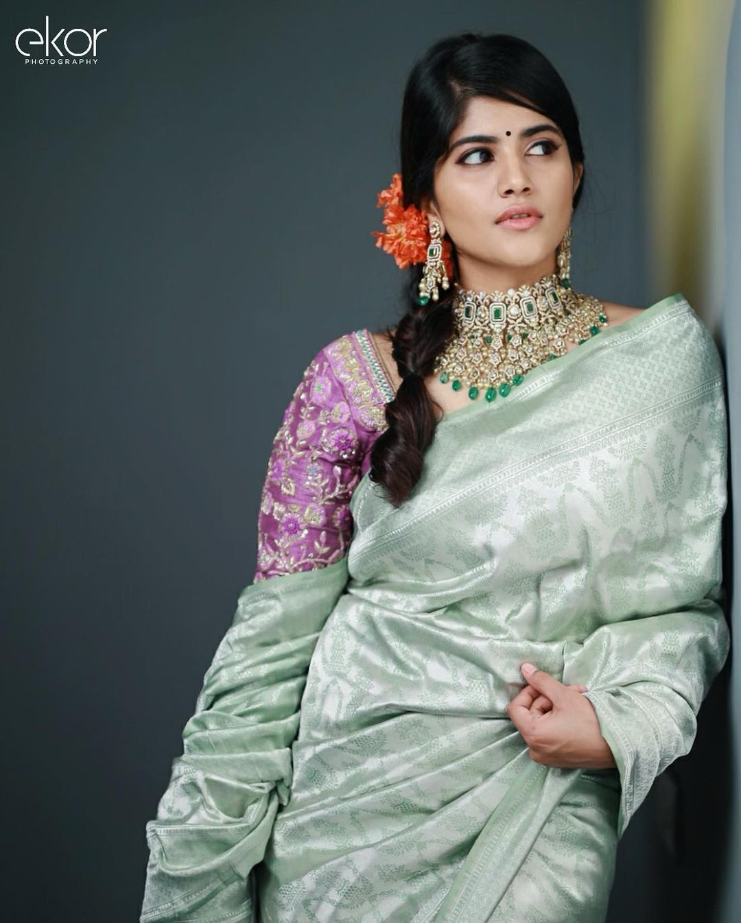 സാരിയില്‍  തിളങ്ങി മേഘ ആകാശ്: ചിത്രങ്ങള്‍ കാണാം