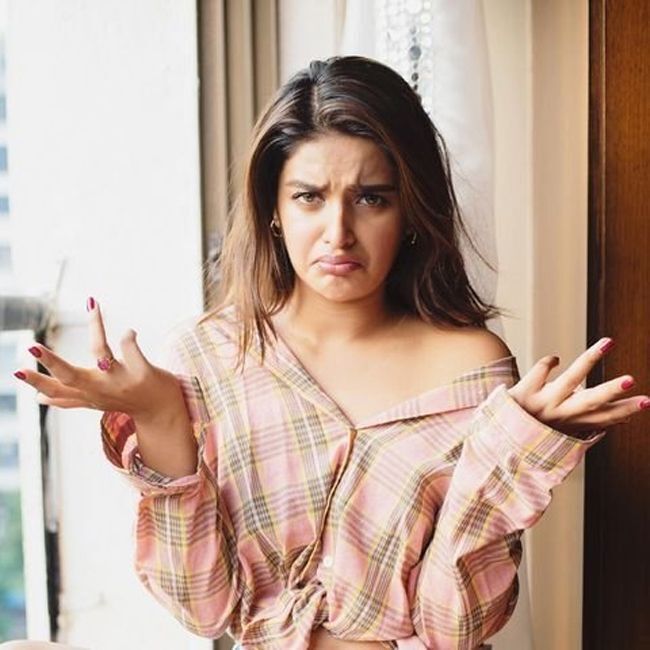 വേറിട്ട ലുക്കിൽ നിധി അഗർവാൾ- ചിത്രങ്ങൾ കാണാം