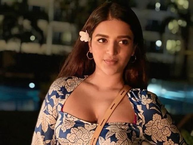 വേറിട്ട ലുക്കിൽ നിധി അഗർവാൾ- ചിത്രങ്ങൾ കാണാം