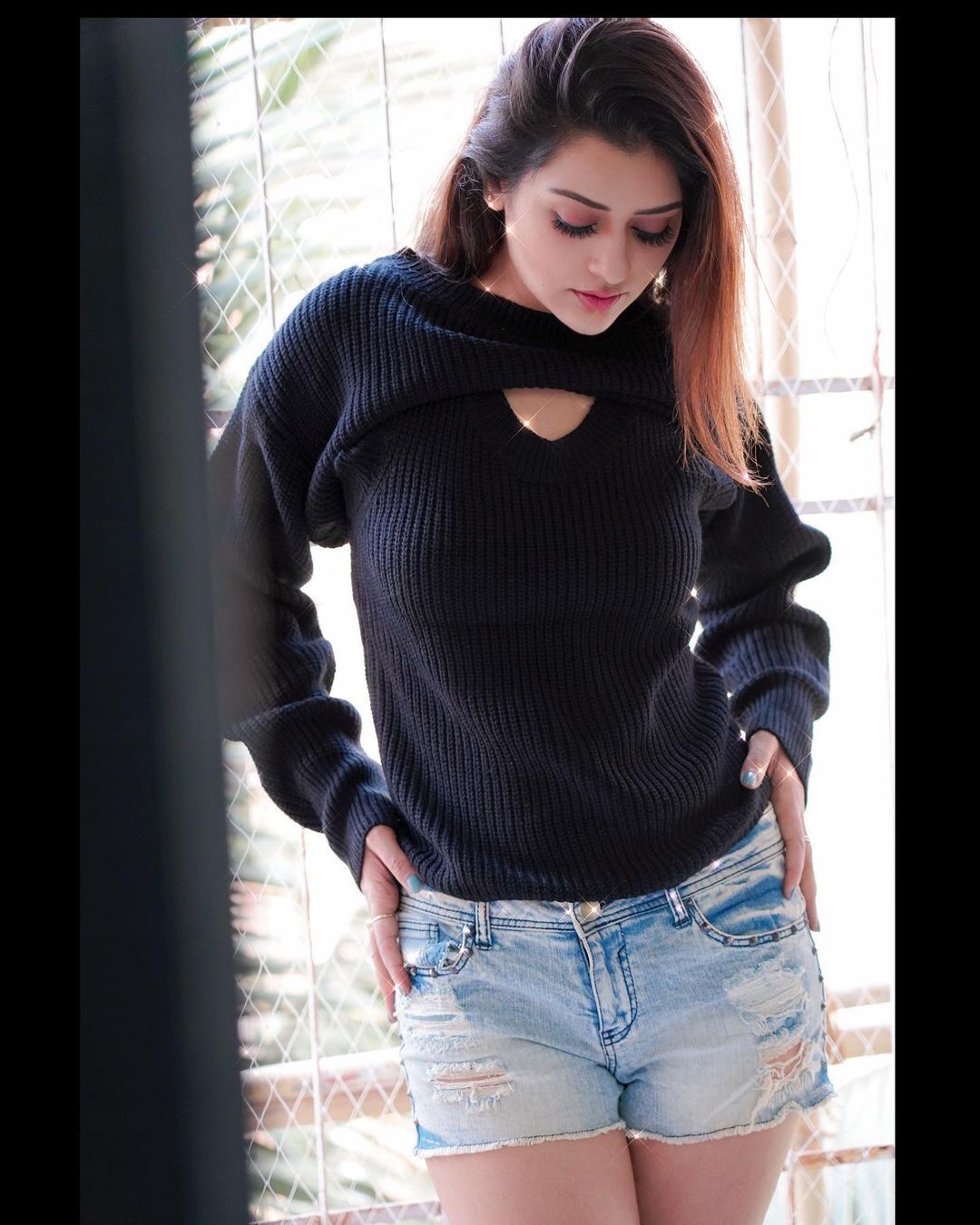 ക്യൂട്ട് ലുക്കിൽ പായൽ രാജ്പുത്- ചിത്രങ്ങൾ