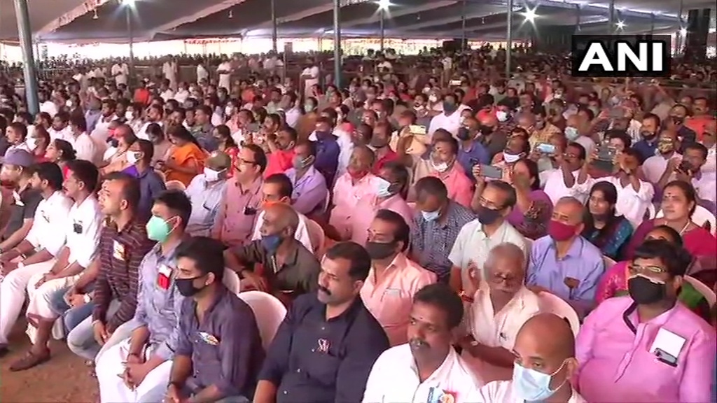 പാലക്കാട് ബിജെപിക്ക് ആവേശമായി നരേന്ദ്ര മോദിയെത്തി, ചിത്രങ്ങൾ കാണാം