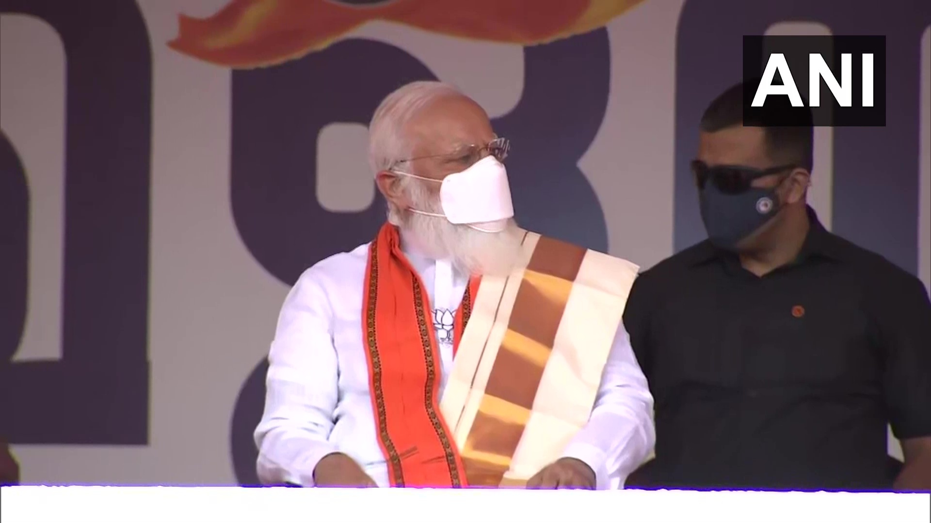 പാലക്കാട് ബിജെപിക്ക് ആവേശമായി നരേന്ദ്ര മോദിയെത്തി, ചിത്രങ്ങൾ കാണാം