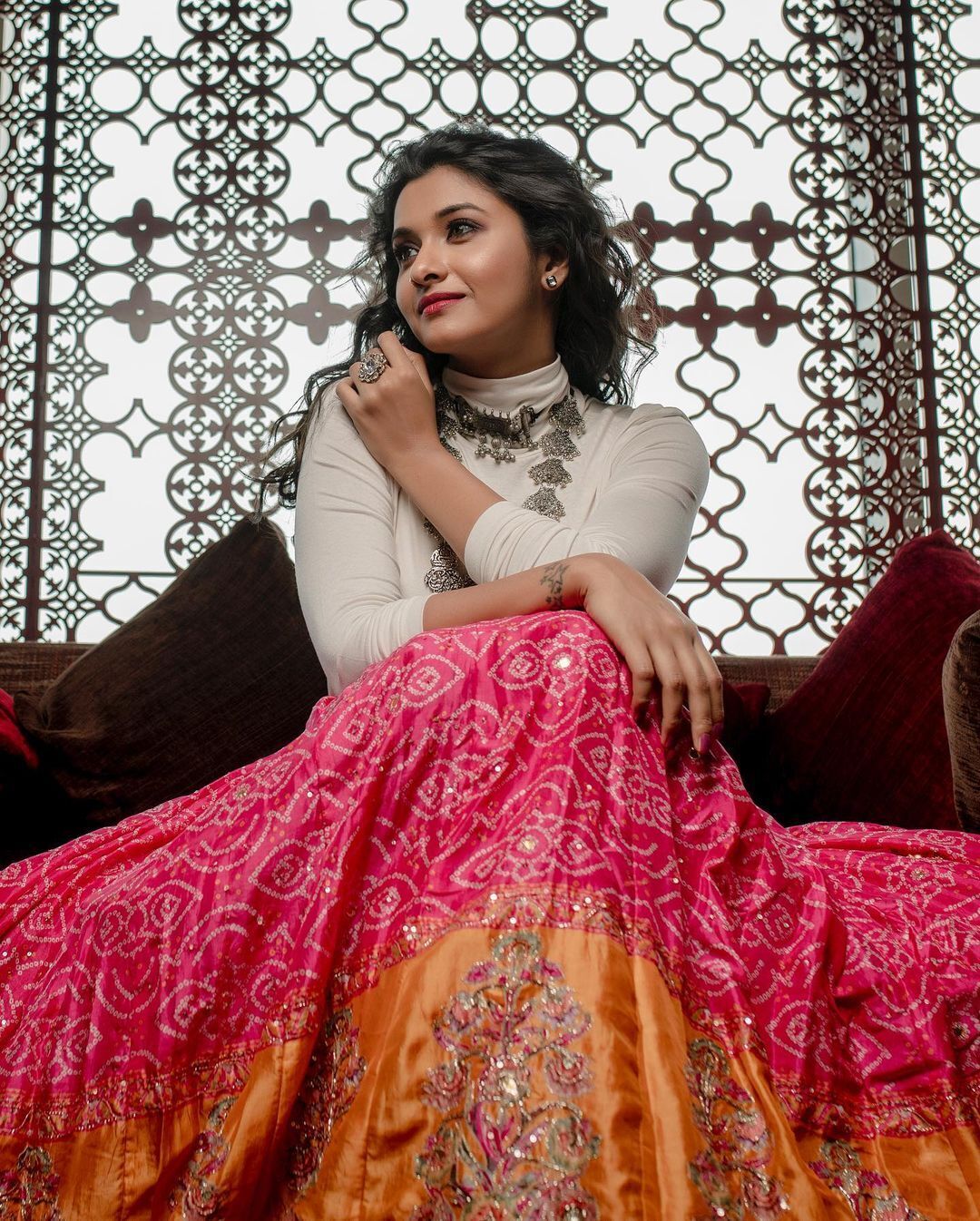 ക്യൂട്ട് ലുക്കില്‍ പ്രിയ ഭവാനി ശങ്കര്‍: ചിത്രങ്ങള്‍ കാണാം