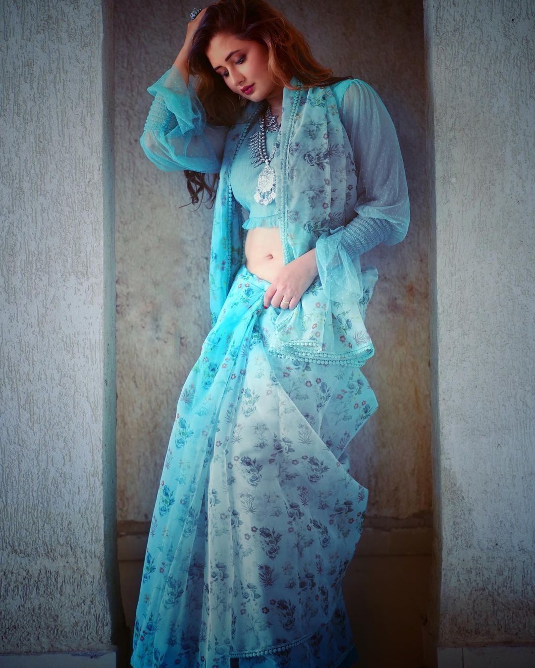 ഹോട്ട് ലുക്കിൽ രഷാമി ദേശായി- ചിത്രങ്ങൾ കാണാം