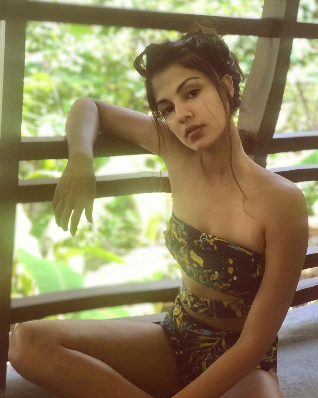 വിവാദങ്ങളില്‍ നിന്ന് ഒഴിഞ്ഞ് റിയ ചക്രവര്‍ത്തി വീണ്ടും സജീവമാകുന്നു: നടിയുടെ പുതിയ ചിത്രങ്ങള്‍