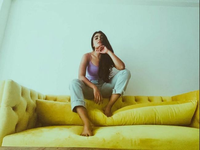 ഹോട്ട് ലുക്കിൽ അർജ്ജുൻ റെഡ്ഡി നായിക- ശാലിനി പാണ്ഡെയുടെ ഏറ്റവും പുതിയ ചിത്രങ്ങൾ