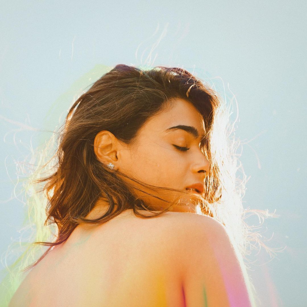 ഹോട്ട് ലുക്കിൽ അർജ്ജുൻ റെഡ്ഡി നായിക- ശാലിനി പാണ്ഡെയുടെ ഏറ്റവും പുതിയ ചിത്രങ്ങൾ