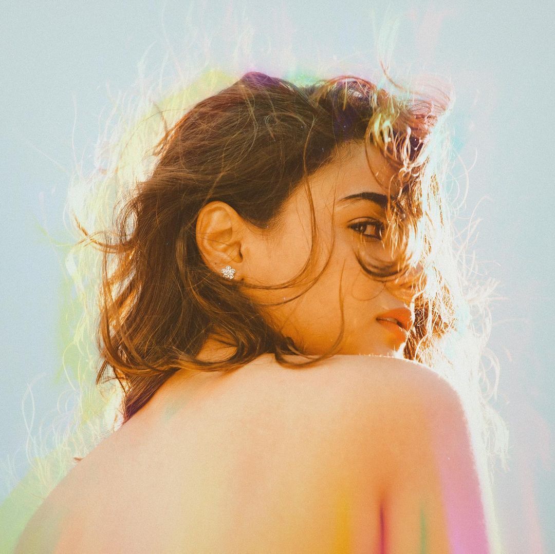 ഹോട്ട് ലുക്കിൽ അർജ്ജുൻ റെഡ്ഡി നായിക- ശാലിനി പാണ്ഡെയുടെ ഏറ്റവും പുതിയ ചിത്രങ്ങൾ