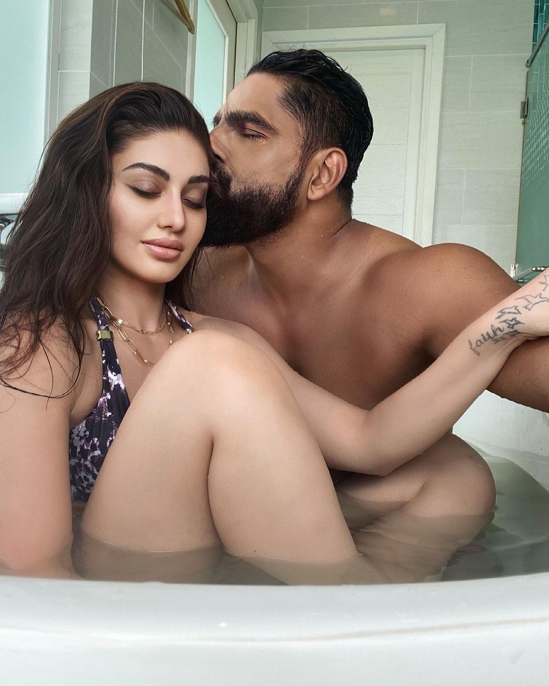 നടി ഷിഫാലി ജരിവാലയുടെ ചിത്രങ്ങള്‍