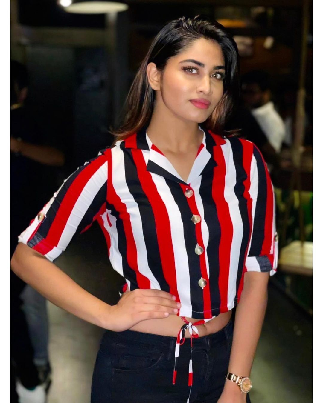 വ്യത്യസ്ത ലുക്കില്‍ നടി ശിവാനി നാരായണന്‍: ചിത്രങ്ങള്‍ കാണാം