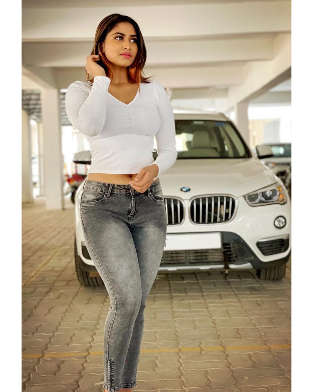 വ്യത്യസ്ത ലുക്കില്‍ നടി ശിവാനി നാരായണന്‍: ചിത്രങ്ങള്‍ കാണാം