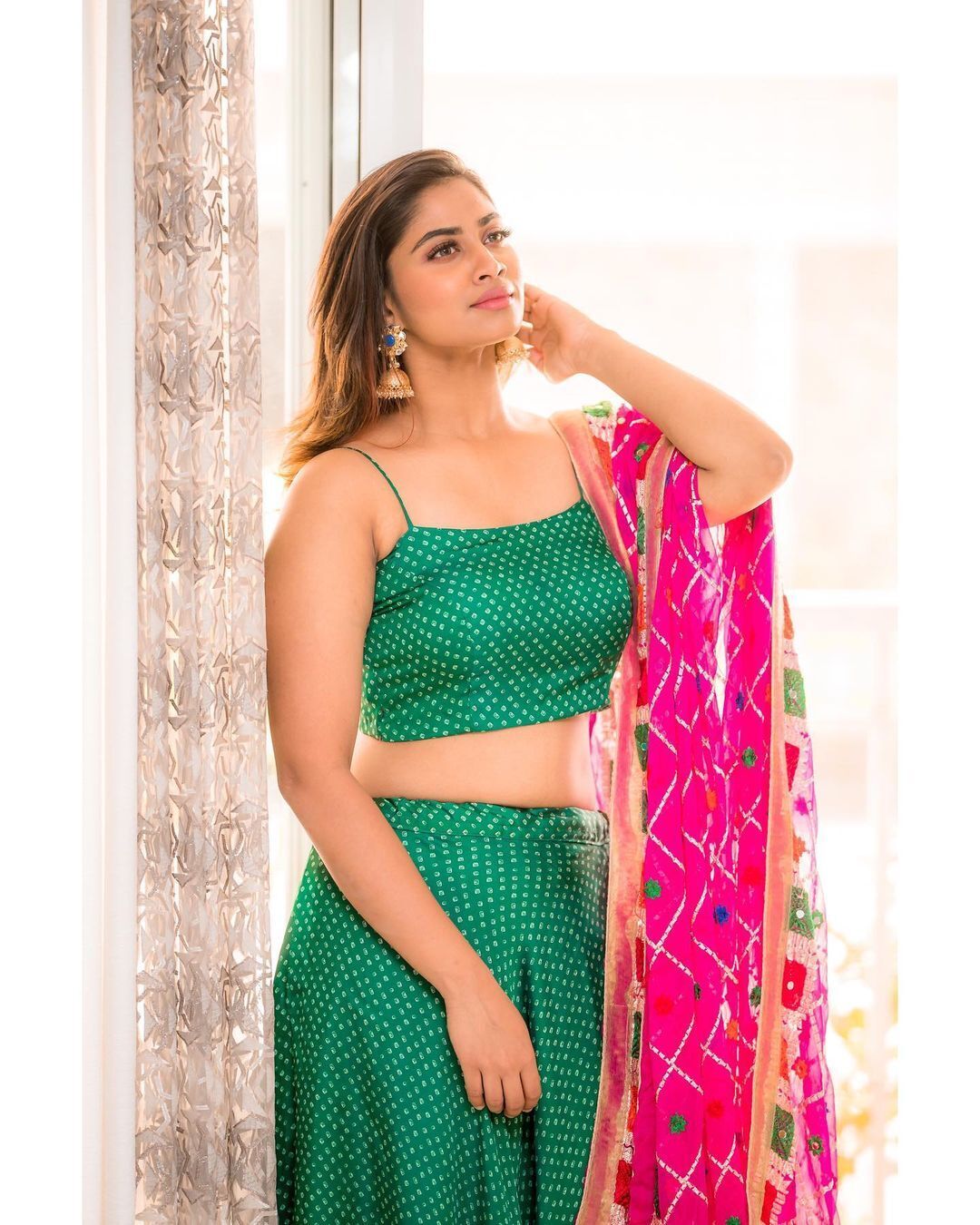 വ്യത്യസ്ത ലുക്കില്‍ നടി ശിവാനി നാരായണന്‍: ചിത്രങ്ങള്‍ കാണാം