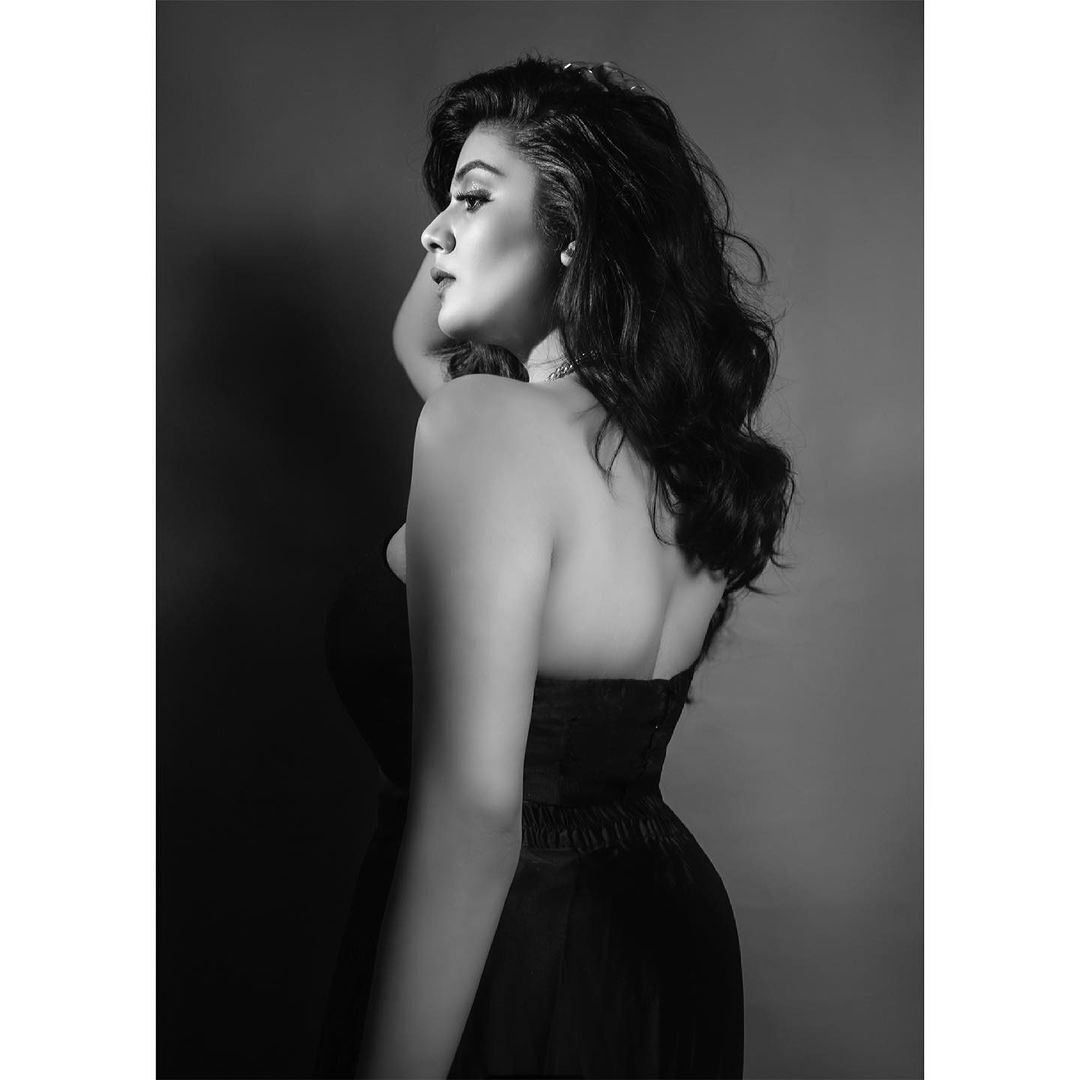 ശ്രീമുഖിയുടെ ലേറ്റസ്റ്റ് ചിത്രങ്ങൾ കാണാം