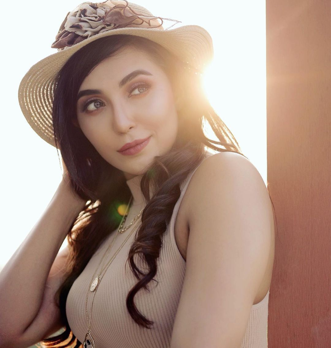 ക്യൂട്ടായി പാർവ്വതി നായർ, ചിത്രങ്ങൾ കാണാം