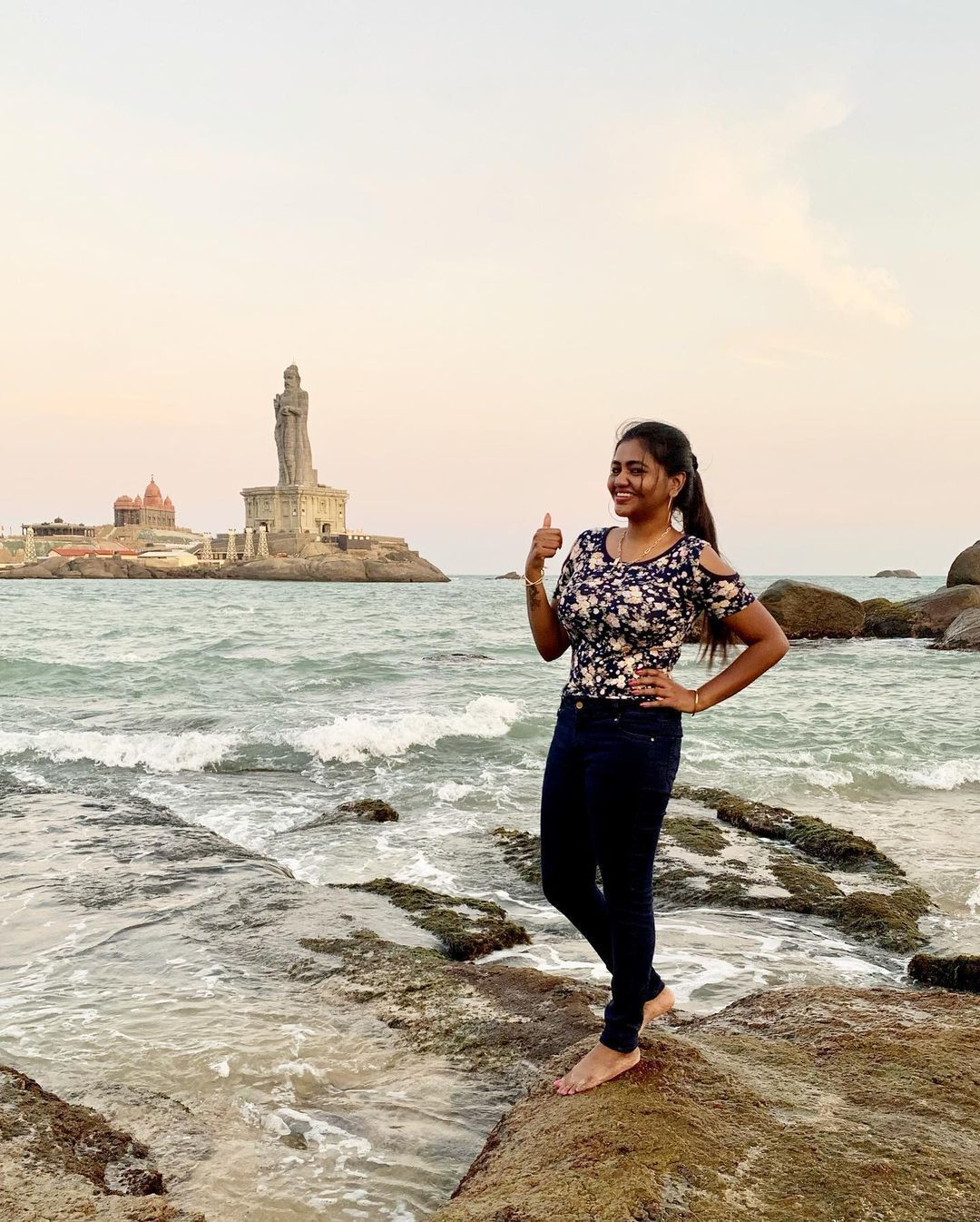 തമിഴ് നടി ഷമ്മുവിന്റെ വൈറല്‍ ചിത്രങ്ങള്‍ കാണാം