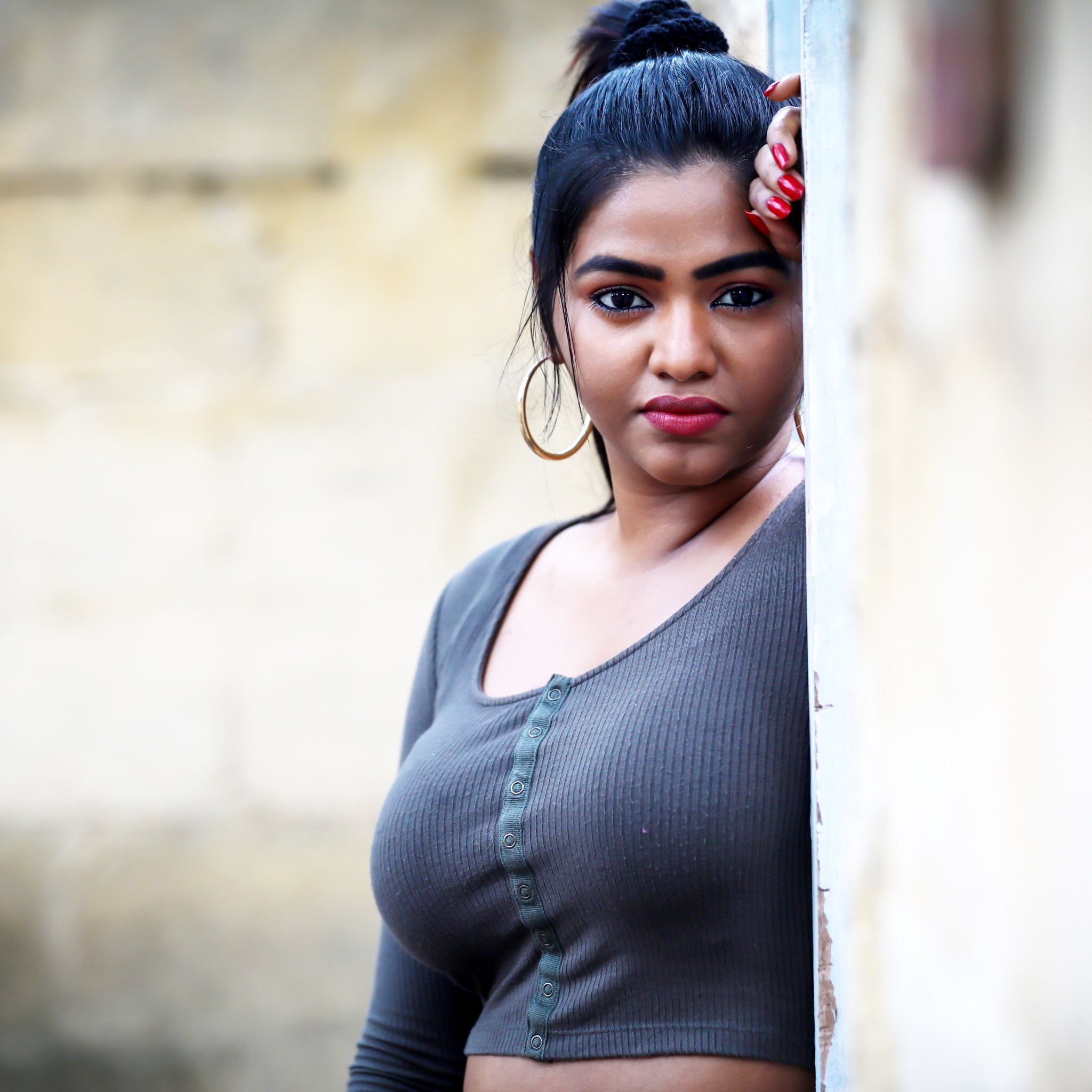 തമിഴ് നടി ഷമ്മുവിന്റെ വൈറല്‍ ചിത്രങ്ങള്‍ കാണാം