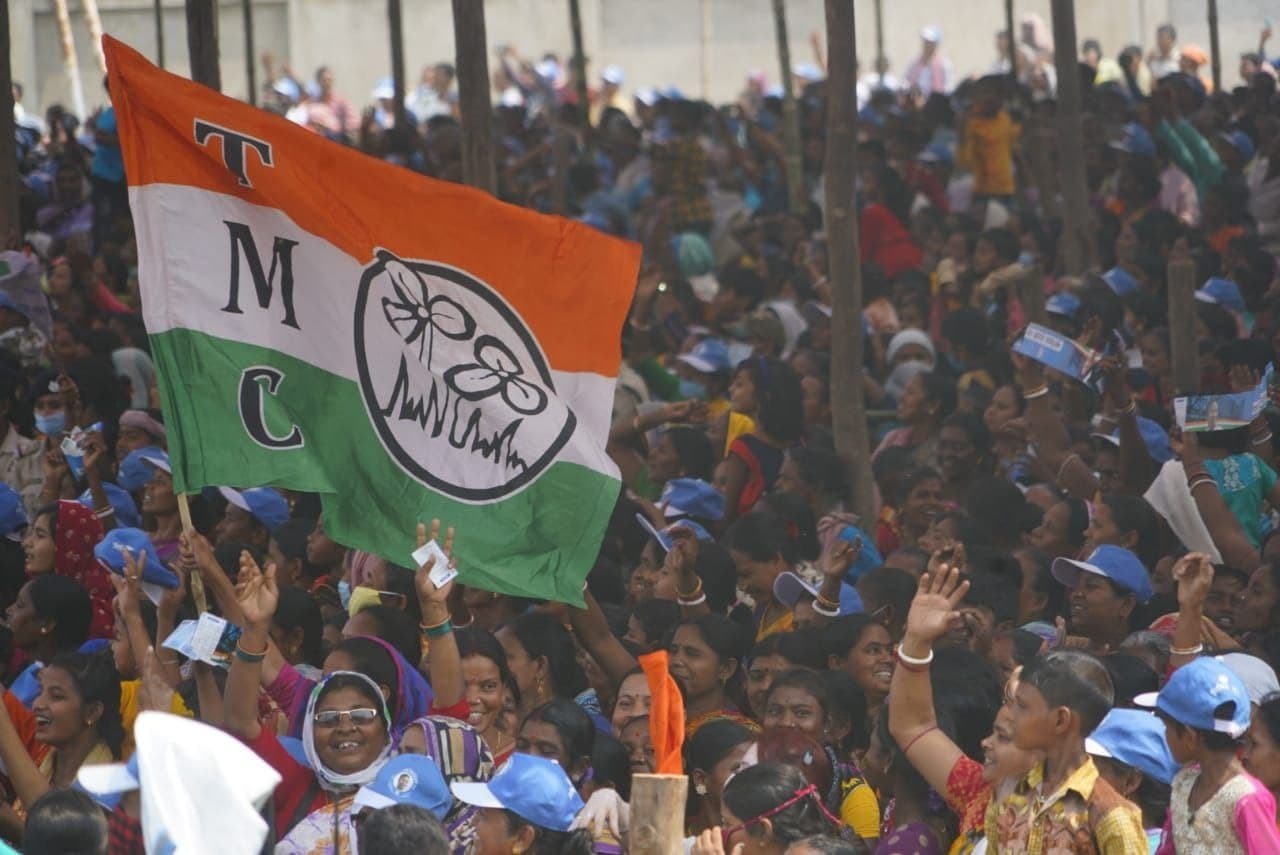 ബംഗാളിലെ ബങ്കുറയില്‍ നടന്ന മമത ബാനര്‍ജിയുടെ തിരഞ്ഞെടുപ്പ് പ്രചാരണം: ചിത്രങ്ങള്‍ കാണാം