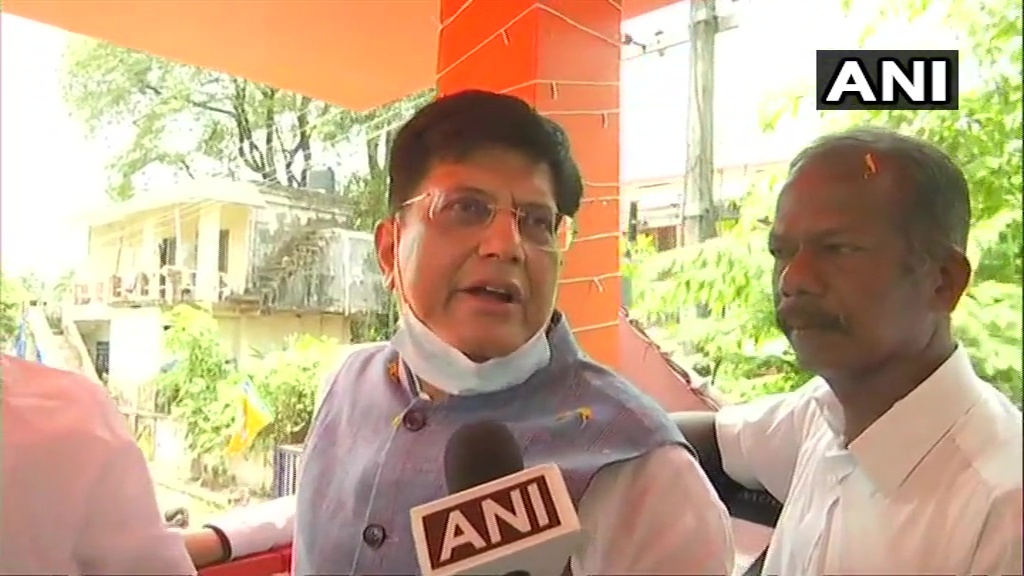 കേന്ദ്ര മന്ത്രി പിയൂഷ് ഗോയല്‍ തൃശൂരില്‍ നടത്തിയ റോഡ് ഷോ, ചിത്രങ്ങള്‍ കാണാം