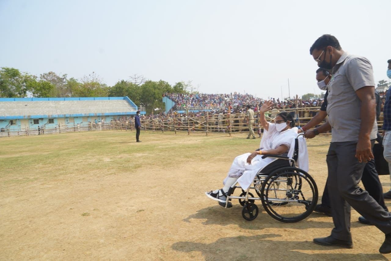 ಬಂಕುರಾದಲ್ಲಿ ನಡೆದ ಚುನಾವಣಾ ಪ್ರಚಾರದಲ್ಲಿ ಟಿಎಂಸಿ ಮುಖ್ಯಸ್ಥೆ ಮಮತಾ ಬ್ಯಾನರ್ಜಿ 
