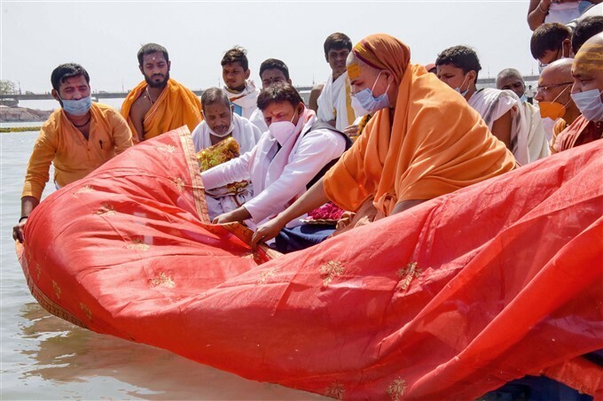 ഭക്തിസാന്ദ്രമായി ഹാരിദ്വാർ; കുംഭമേളയിൽ നിന്നുമുള്ള ചിത്രങ്ങൾ