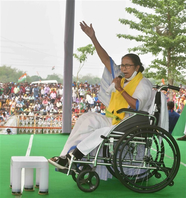 പശ്ചിമ ബംഗാളില്‍ തെരഞ്ഞെടുപ്പ് പ്രചരണം തുടരുന്നു, മമതാ ബാനര്‍ജിയുടെ പ്രചാരണ ചിത്രങ്ങള്‍ കാണാം