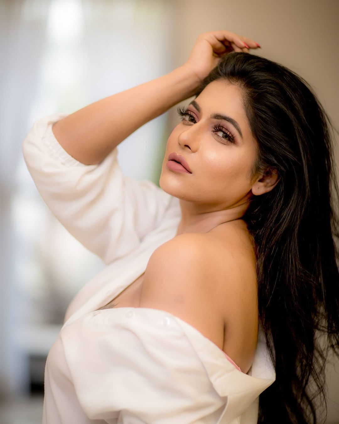 அத்துமீறிய கவர்ச்சியில் அனல் தெறிக்கும் ரேஷ்மா ஹாட் ஃபோட்டோஸ்