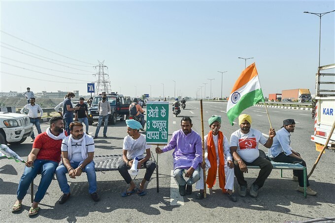 കര്‍ഷക നിയമങ്ങള്‍ക്കെതിരായ പ്രതിഷേധം, വെസ്റ്റേണ് പെരിഫറല്‍ എക്‌സ്പ്രസ് വേ തടഞ്ഞ് കര്‍ഷകര്‍
