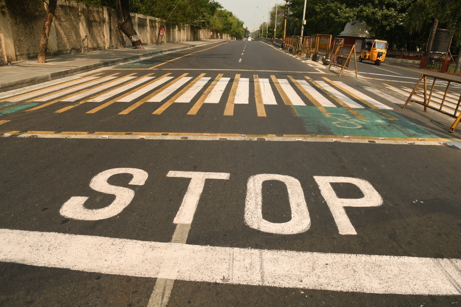 തമിഴ്‌നാട്ടില്‍ കര്‍ശന നിയന്ത്രണം, ലോക്ക്ഡൗണിന് സമാനമായ സ്ഥിതി, ചിത്രങ്ങള്‍ കാണാം