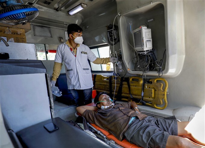 COVID Second Wave: Ambulances carrying COVID-19 patients lined up outside Hospital Across India