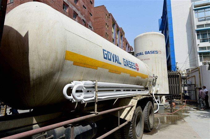 COVID-19 2nd waves: Oxygen cylinders Transported to hospitals Across India