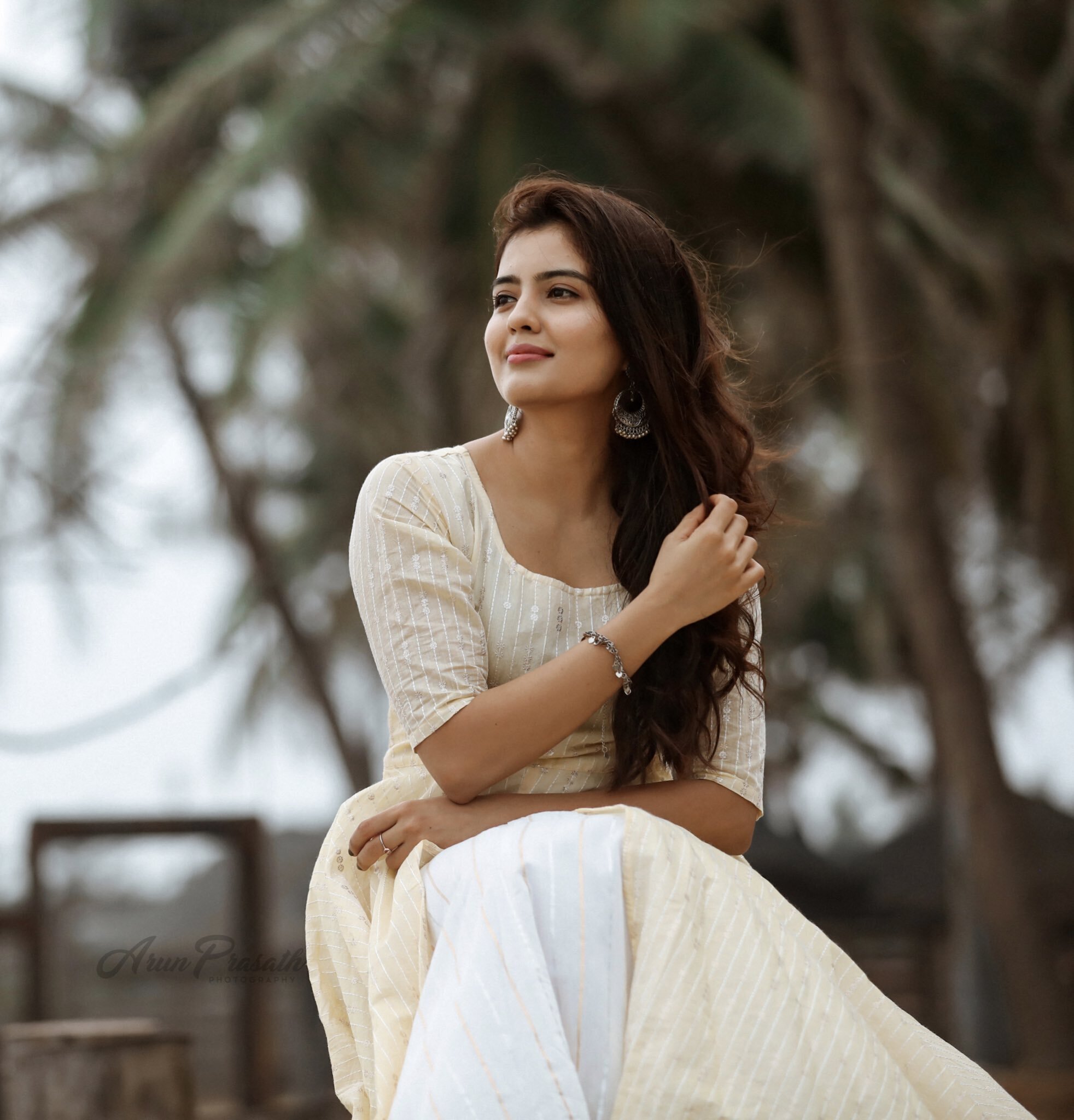 സിമ്പിള്‍ ഡ്രെസില്‍ അതീവ സുന്ദരിയായി അമൃത അയ്യര്‍; മാലാഖയെ പോലെയുണ്ടെന്ന് ആരാധകര്‍, വൈറല്‍ ചിത്രങ്ങള്‍ കാണാം