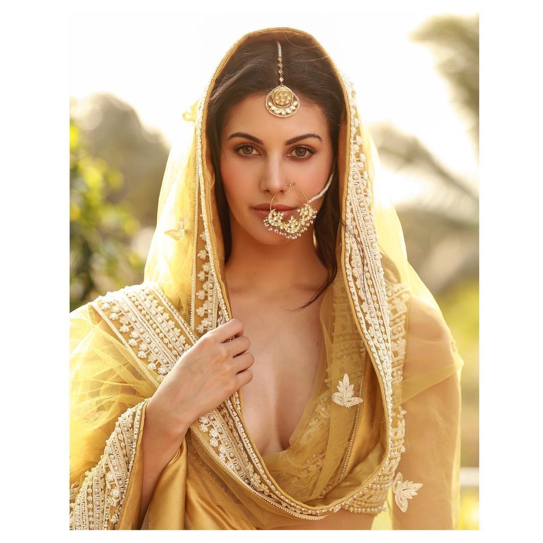 നടി അമിറ ദസ്തറിന്റെ ഏറ്റവും പുതിയ ചിത്രങ്ങള്‍