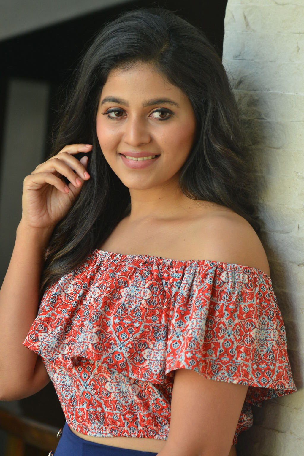 സ്റ്റൈലിഷ് ലുക്കിൽ നടി അഞ്ജലി, പുതിയ ഫോട്ടോകൾ