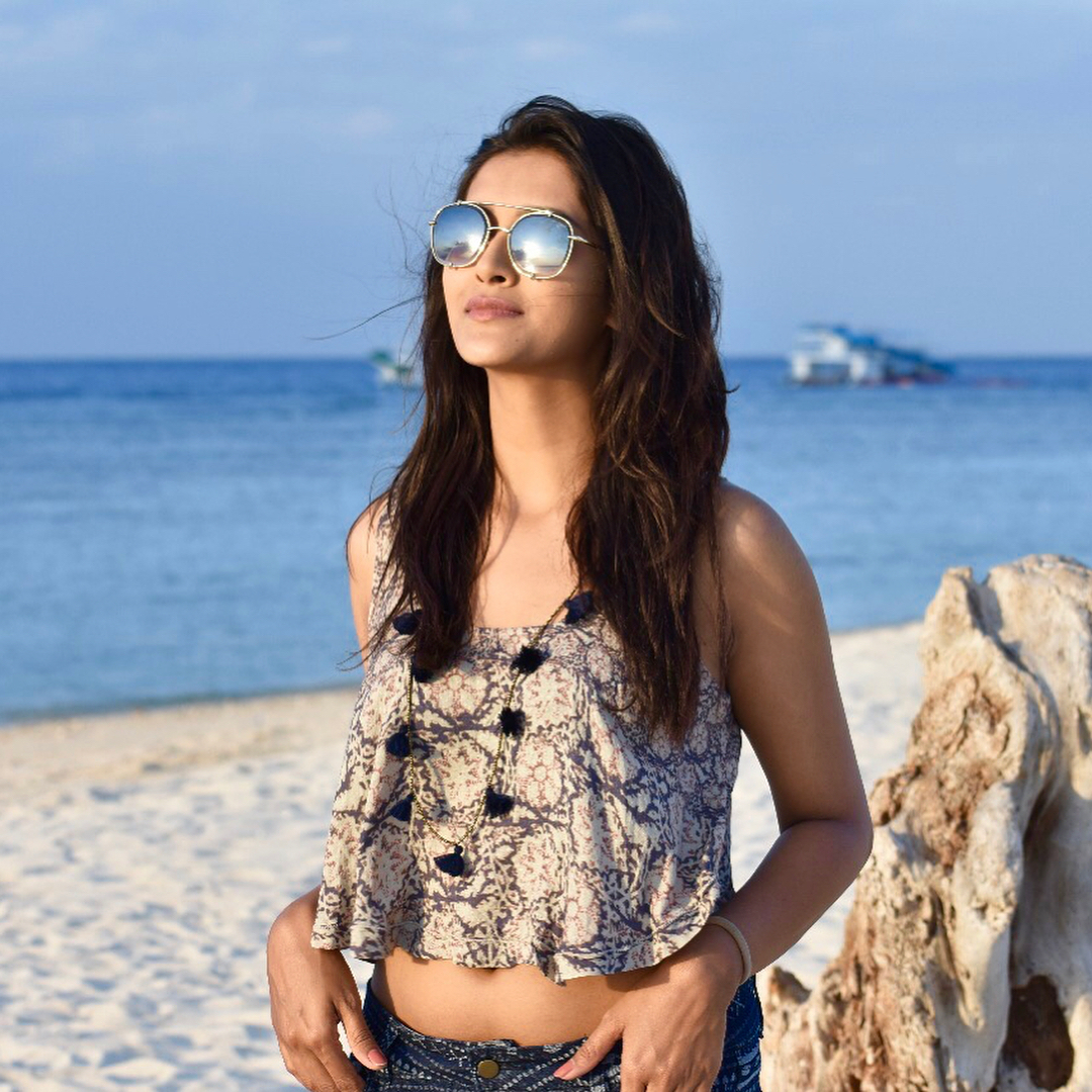 ഹോട്ട് ലുക്കില്‍ പൂജ ജാവേരി, ചിത്രങ്ങള്‍ കാണാം