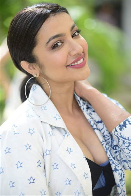 മാലാഖയെ പോലെ തിളങ്ങി തേജസ്വി മാഡിവാഡയുടെ ഫോട്ടോഷൂട്ട്; ചിത്രങ്ങള്‍ ഏറ്റെടുത്ത് സോഷ്യല്‍ മീഡിയ