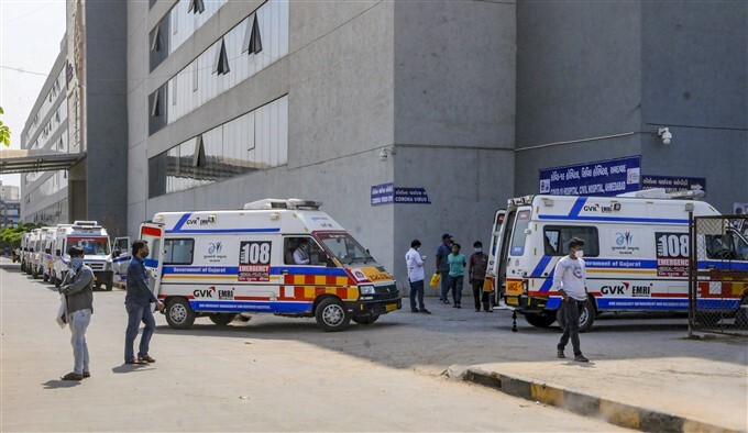 COVID Second Wave: Ambulances carrying COVID-19 patients lined up outside Hospital Across India